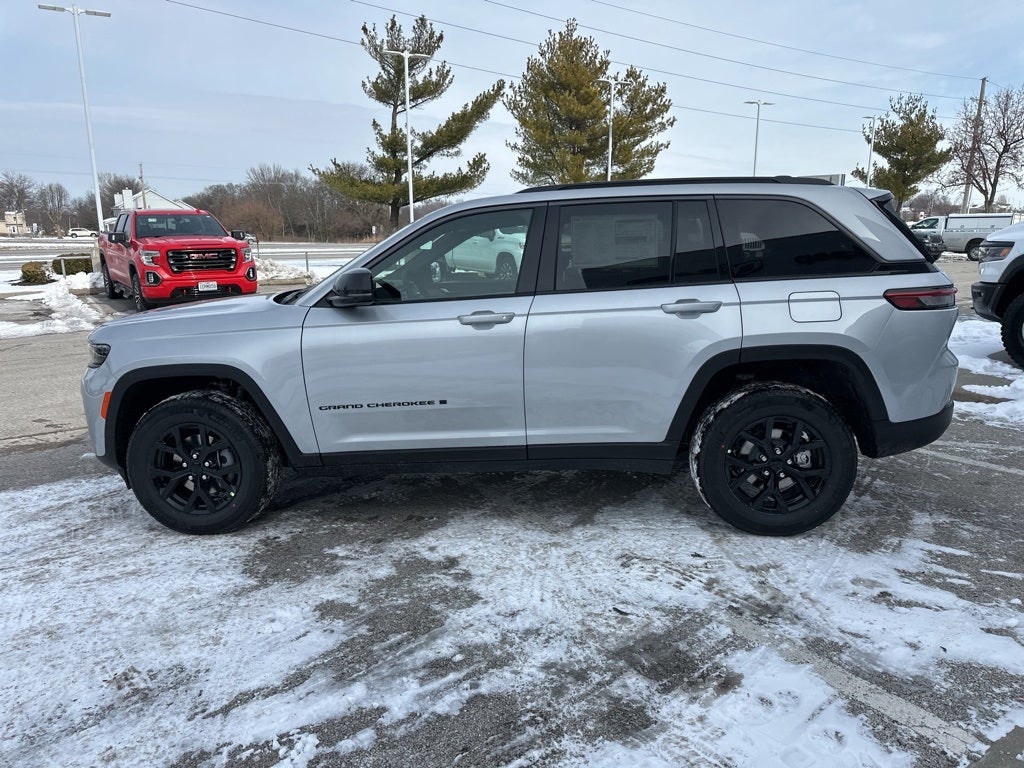 2026 Jeep Grand Cherokee Laredo