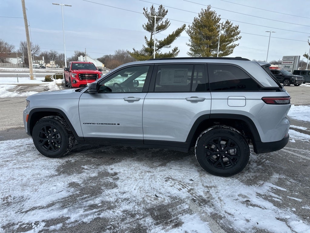 2026 Jeep Grand Cherokee Laredo