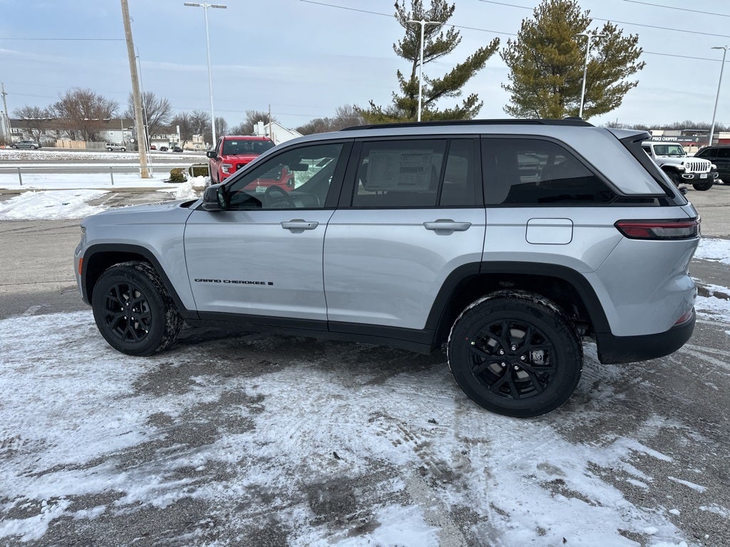 2026 Jeep Grand Cherokee Laredo