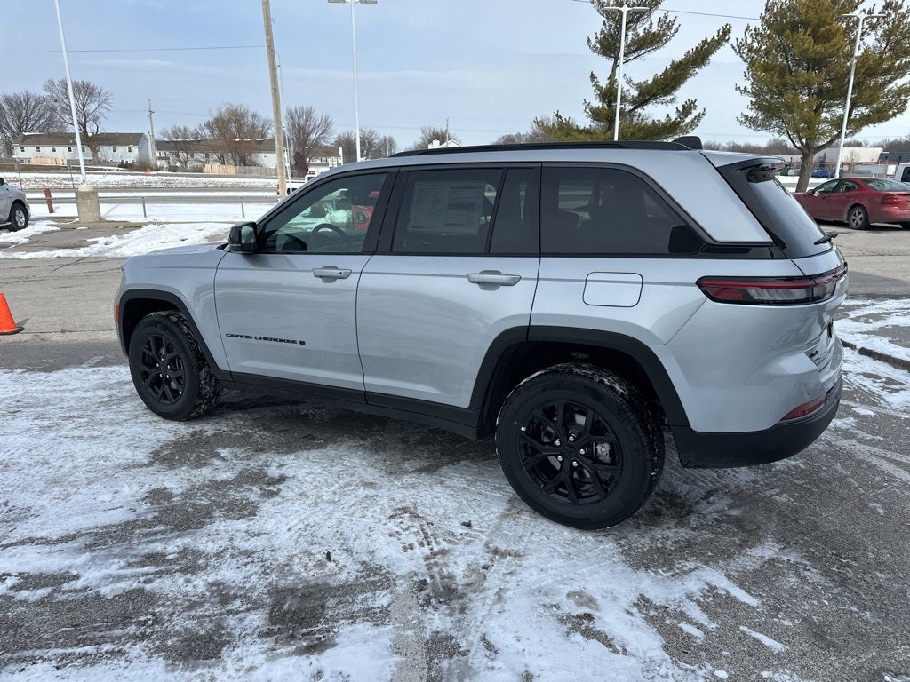 2026 Jeep Grand Cherokee Laredo