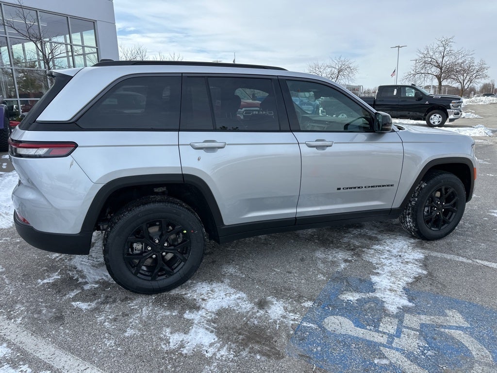 2026 Jeep Grand Cherokee Laredo
