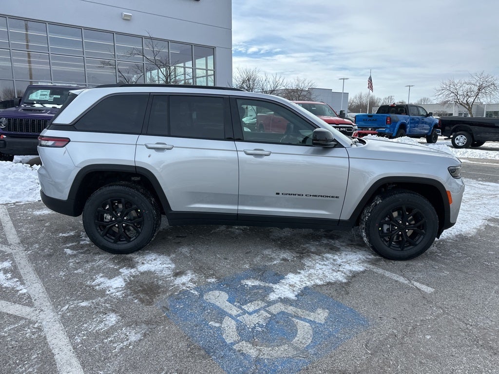 2026 Jeep Grand Cherokee Laredo