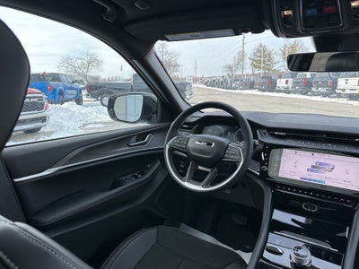 2026 Jeep Grand Cherokee Laredo