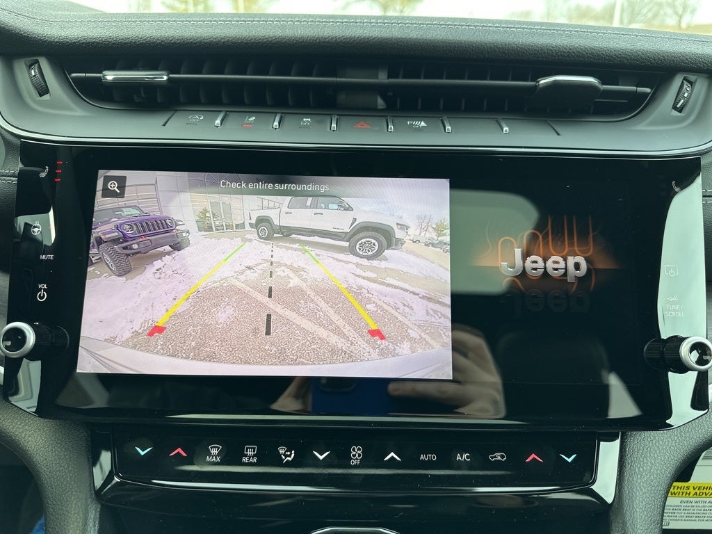 2026 Jeep Grand Cherokee Laredo