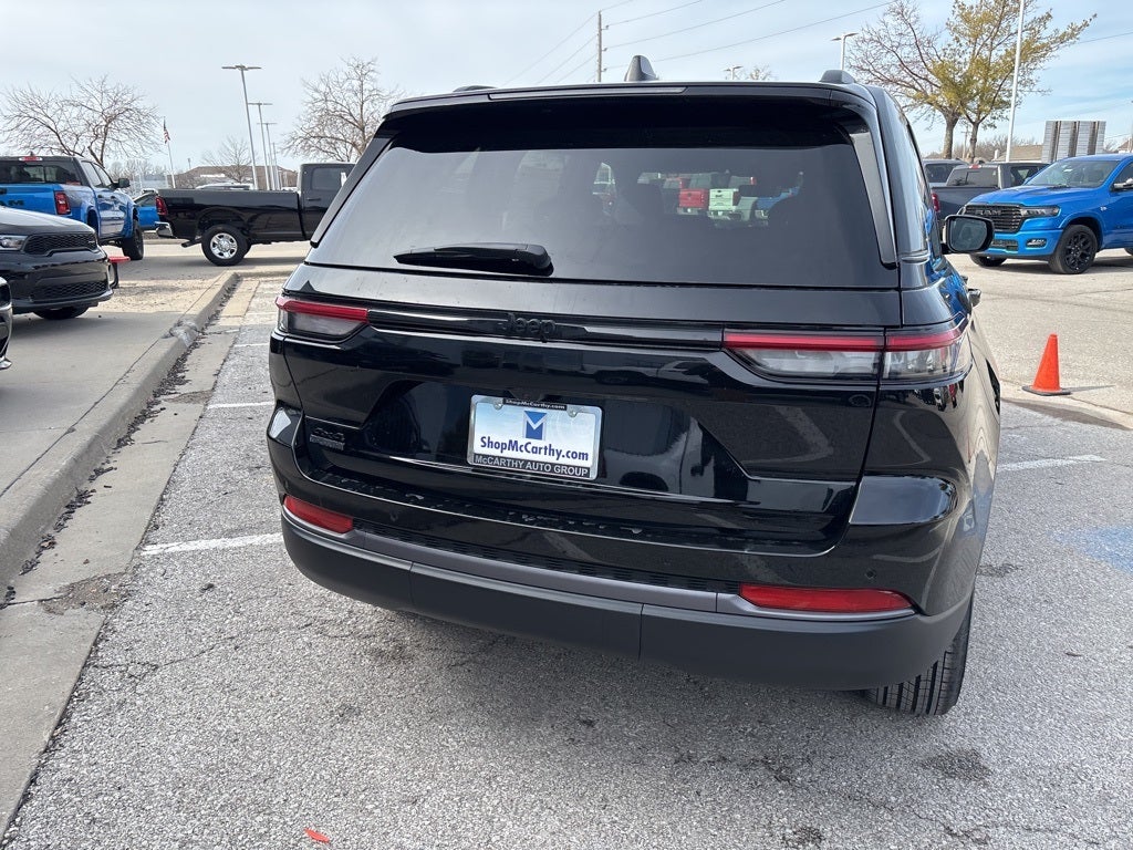 2026 Jeep Grand Cherokee Altitude