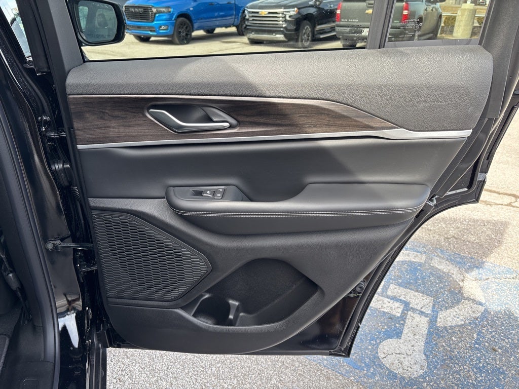 2026 Jeep Grand Cherokee Altitude