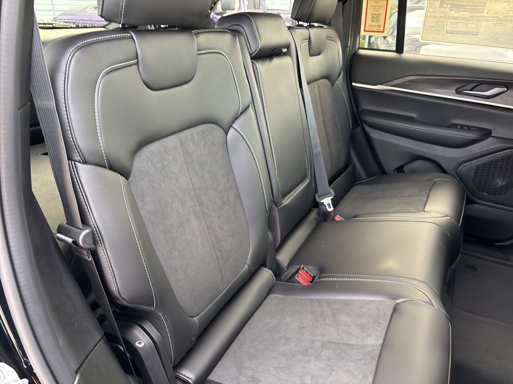 2026 Jeep Grand Cherokee Altitude