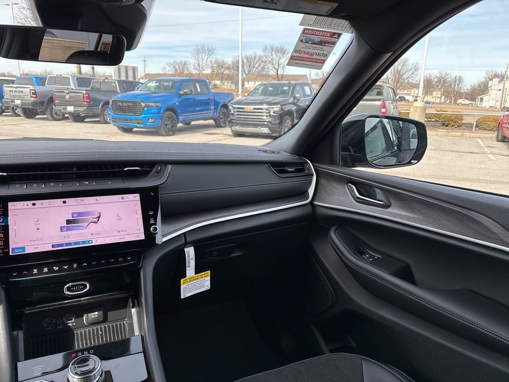 2026 Jeep Grand Cherokee Altitude