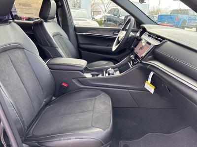 2026 Jeep Grand Cherokee Altitude