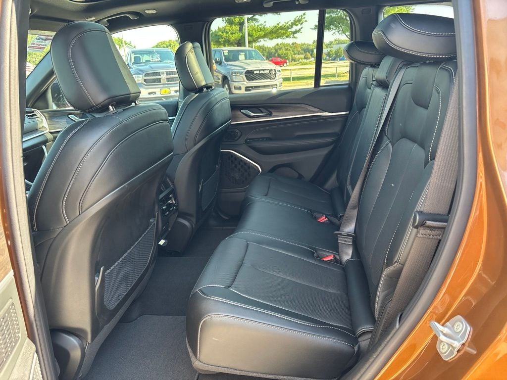 2027 Jeep Grand Cherokee Limited Reserve
