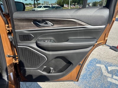 2027 Jeep Grand Cherokee Limited Reserve