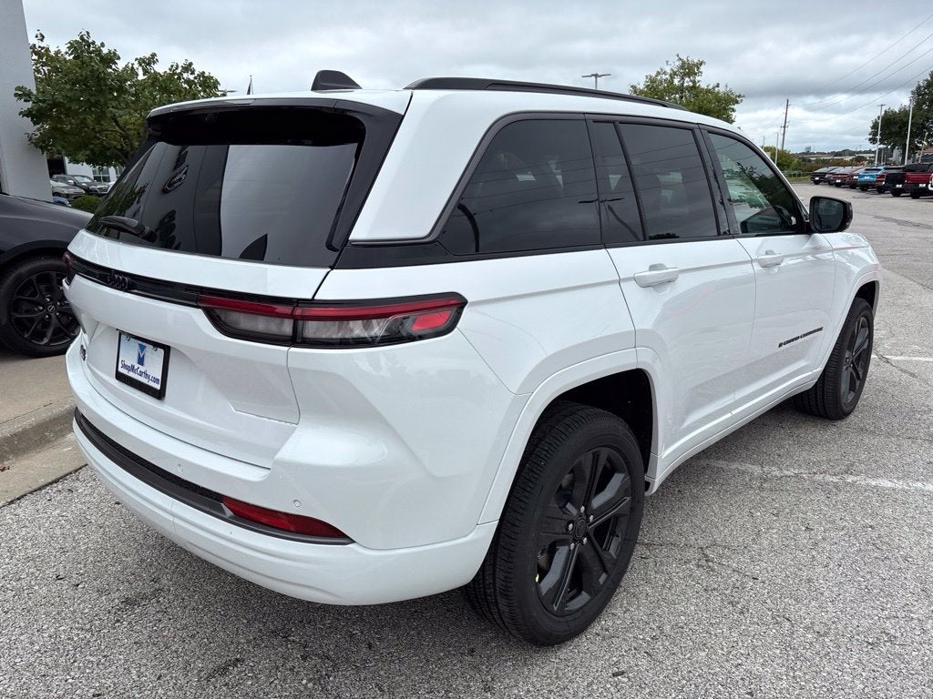 2027 Jeep Grand Cherokee GRAND CHEROKEE LIMITED RESERVE 4X4