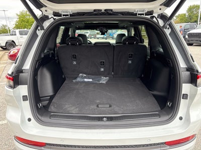 2027 Jeep Grand Cherokee GRAND CHEROKEE LIMITED RESERVE 4X4