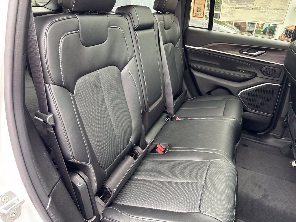 2027 Jeep Grand Cherokee GRAND CHEROKEE LIMITED RESERVE 4X4
