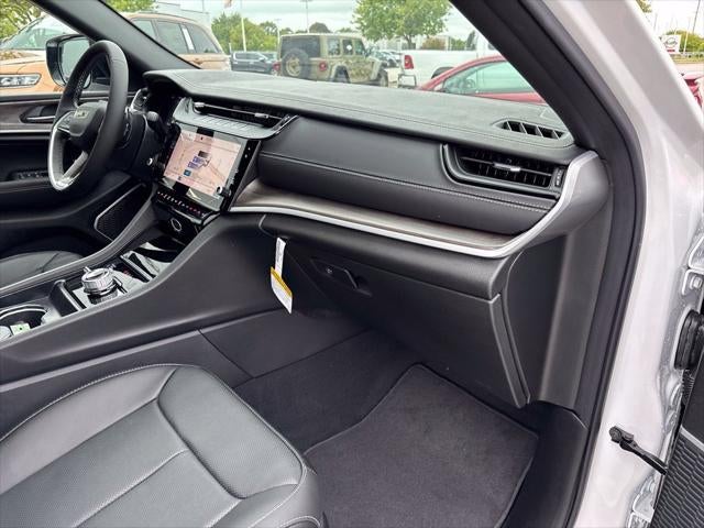 2027 Jeep Grand Cherokee GRAND CHEROKEE LIMITED RESERVE 4X4