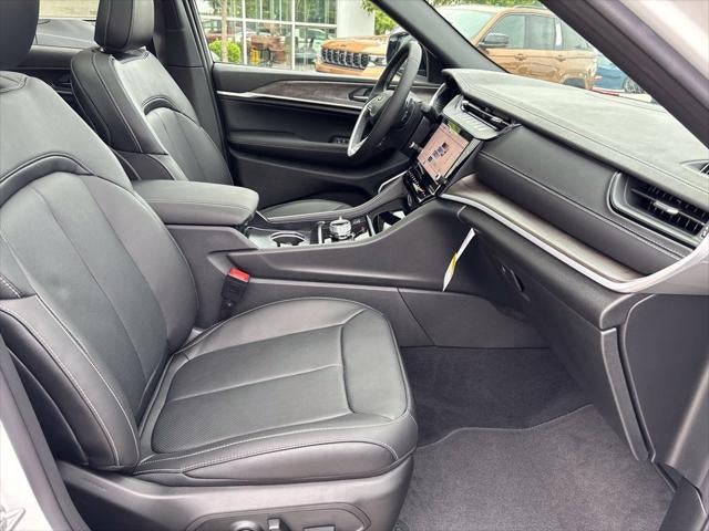 2027 Jeep Grand Cherokee GRAND CHEROKEE LIMITED RESERVE 4X4