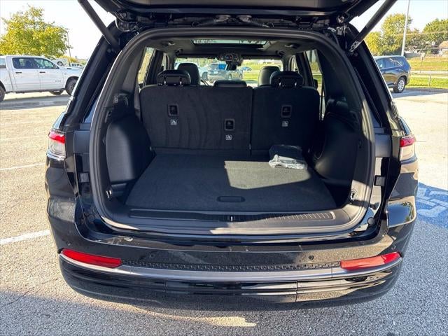 2027 Jeep Grand Cherokee GRAND CHEROKEE LIMITED RESERVE 4X4