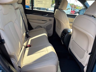 2027 Jeep Grand Cherokee GRAND CHEROKEE LIMITED 4X4
