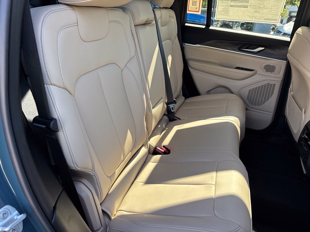 2027 Jeep Grand Cherokee GRAND CHEROKEE LIMITED 4X4