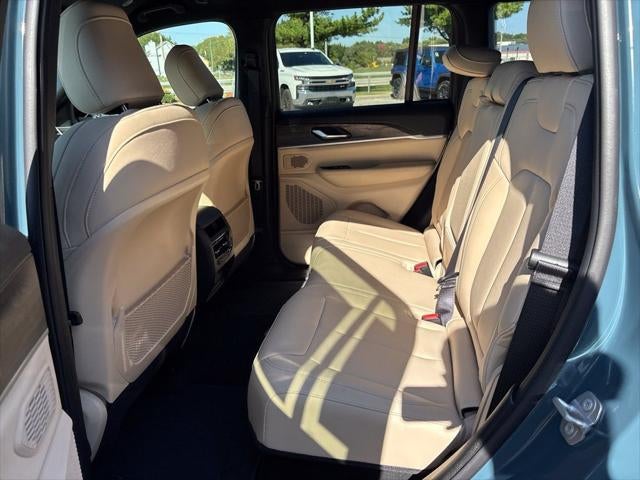 2027 Jeep Grand Cherokee GRAND CHEROKEE LIMITED 4X4