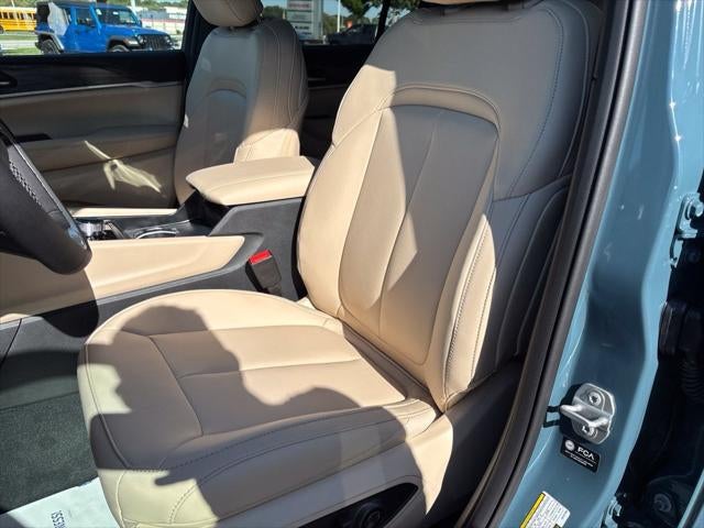 2027 Jeep Grand Cherokee GRAND CHEROKEE LIMITED 4X4