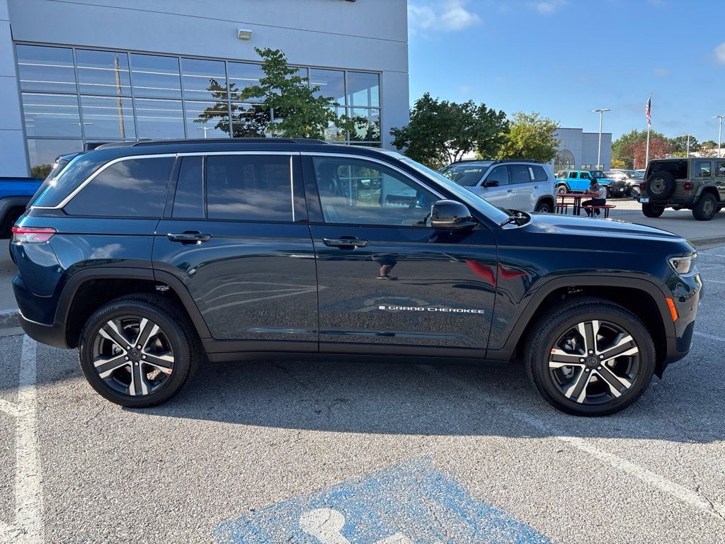 2027 Jeep Grand Cherokee GRAND CHEROKEE LIMITED 4X4