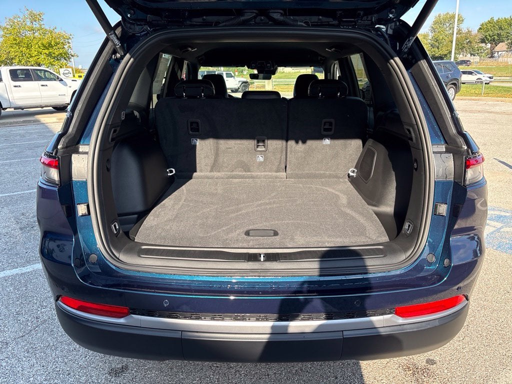2027 Jeep Grand Cherokee GRAND CHEROKEE LIMITED 4X4