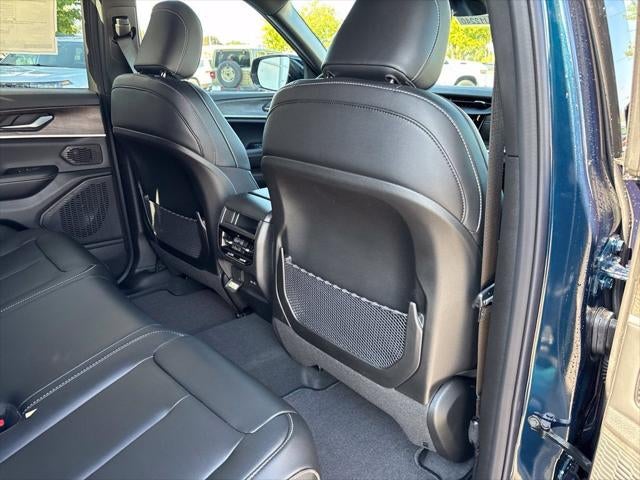 2027 Jeep Grand Cherokee GRAND CHEROKEE LIMITED 4X4
