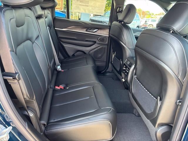 2027 Jeep Grand Cherokee GRAND CHEROKEE LIMITED 4X4