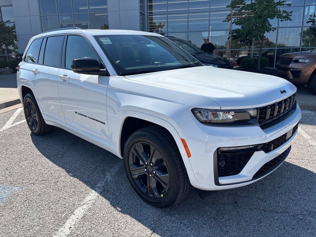 2027 Jeep Grand Cherokee GRAND CHEROKEE LIMITED RESERVE 4X4