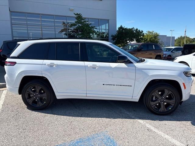 2027 Jeep Grand Cherokee Limited Reserve