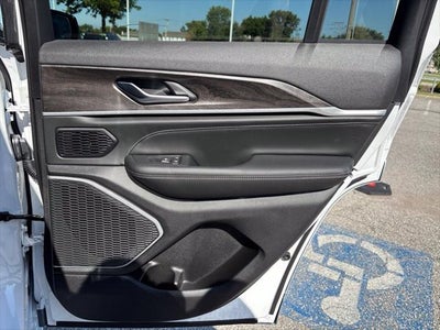 2027 Jeep Grand Cherokee GRAND CHEROKEE LIMITED RESERVE 4X4