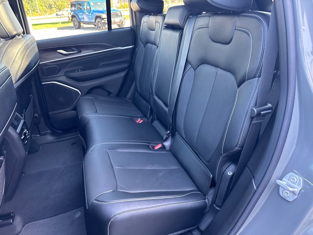 2027 Jeep Grand Cherokee GRAND CHEROKEE LIMITED RESERVE 4X4