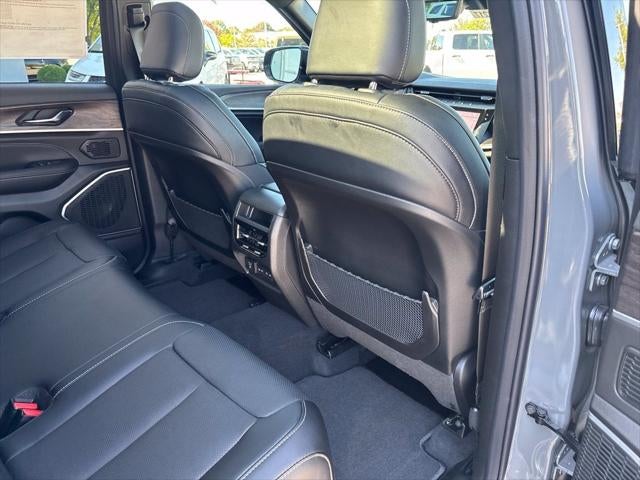 2027 Jeep Grand Cherokee GRAND CHEROKEE LIMITED RESERVE 4X4