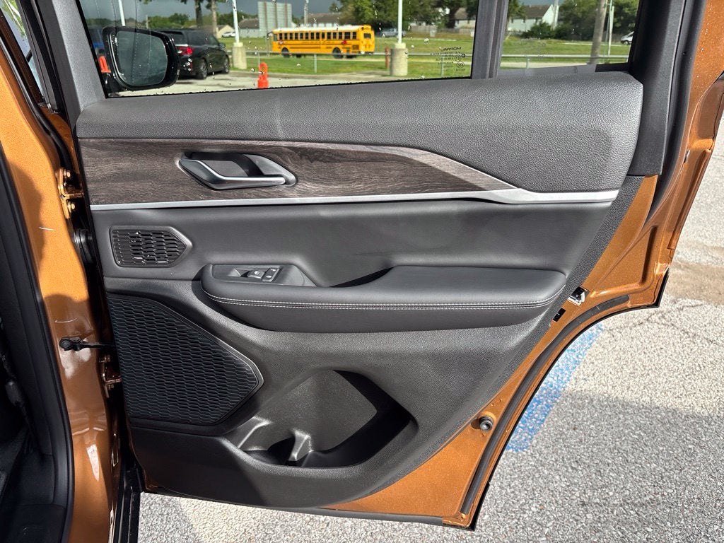 2027 Jeep Grand Cherokee Limited