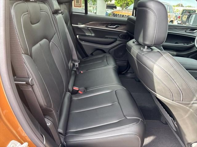 2027 Jeep Grand Cherokee GRAND CHEROKEE LIMITED 4X4