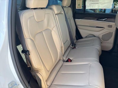 2027 Jeep Grand Cherokee GRAND CHEROKEE LIMITED 4X4