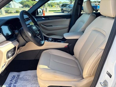 2027 Jeep Grand Cherokee GRAND CHEROKEE LIMITED 4X4