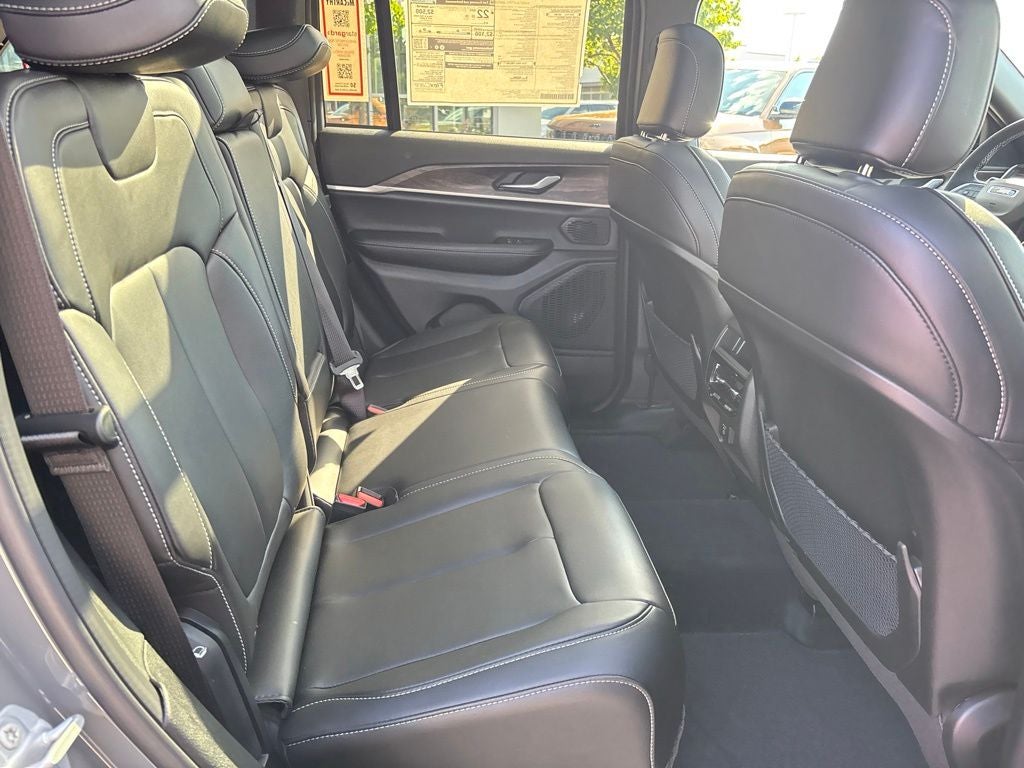 2027 Jeep Grand Cherokee Limited
