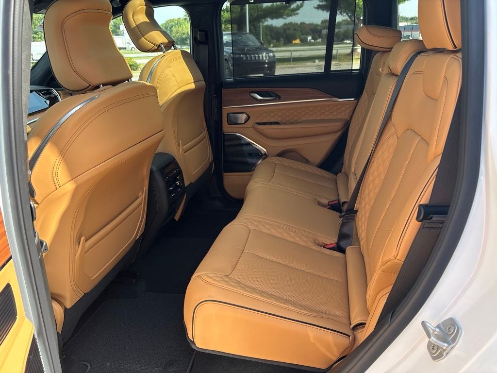 2027 Jeep Grand Cherokee Summit