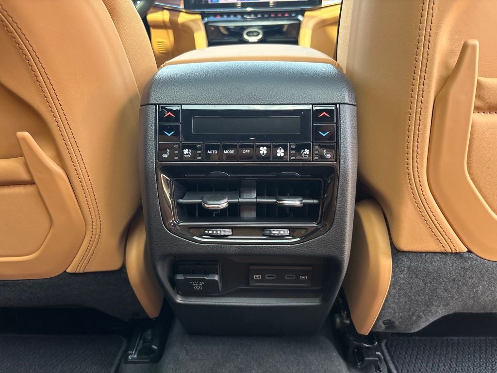 2027 Jeep Grand Cherokee Summit