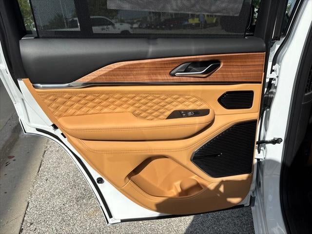 2027 Jeep Grand Cherokee Summit