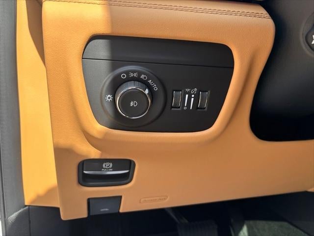 2027 Jeep Grand Cherokee Summit