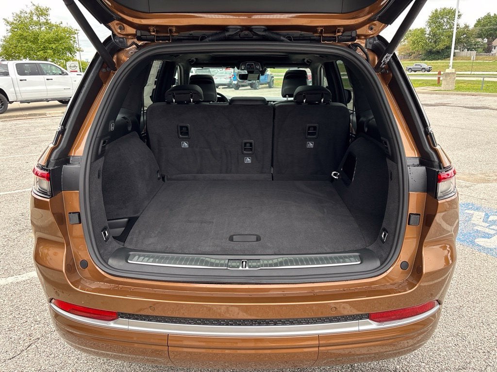 2027 Jeep Grand Cherokee Summit