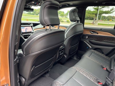 2027 Jeep Grand Cherokee Summit