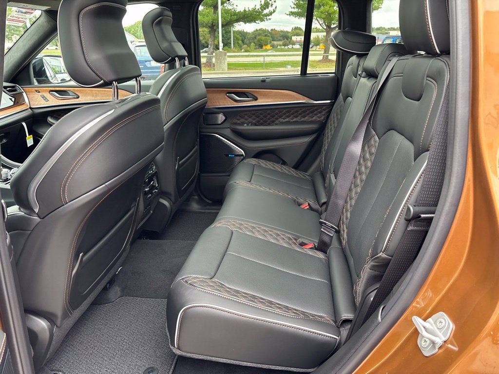 2027 Jeep Grand Cherokee Summit