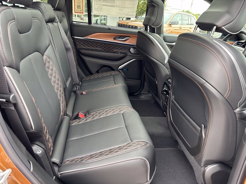 2027 Jeep Grand Cherokee Summit