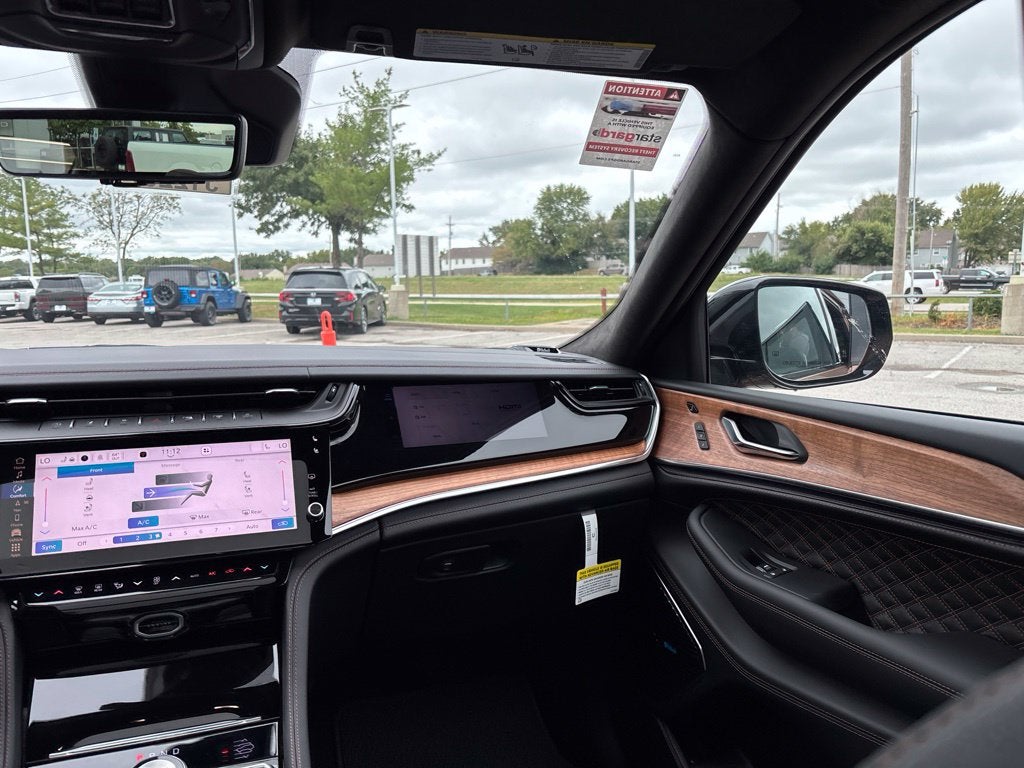 2027 Jeep Grand Cherokee Summit