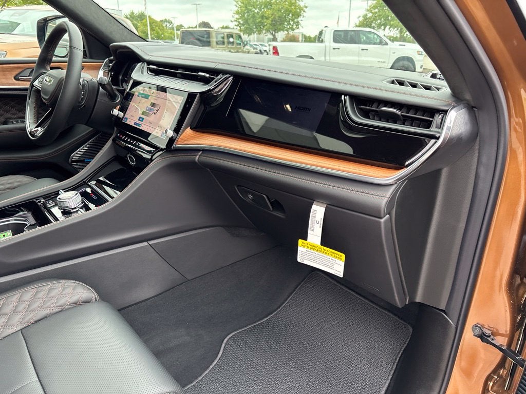 2027 Jeep Grand Cherokee Summit