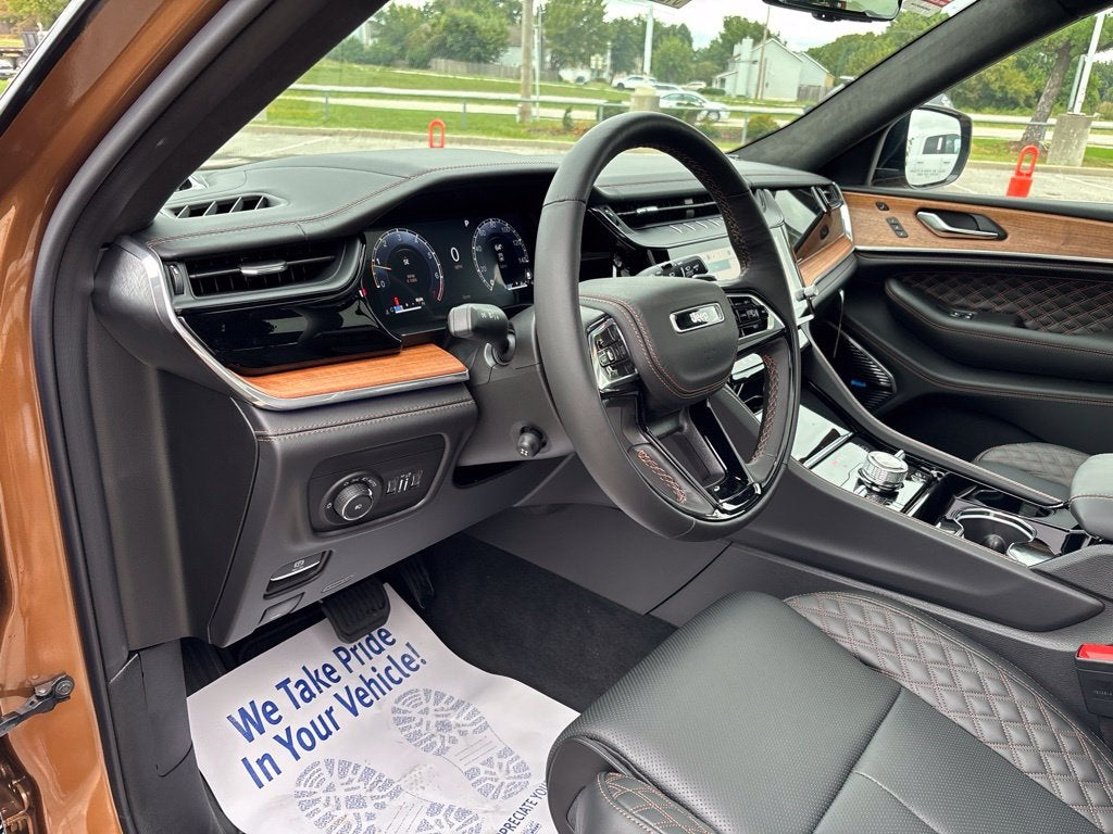 2027 Jeep Grand Cherokee Summit